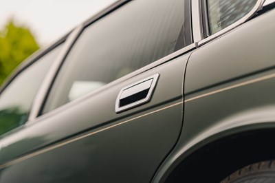 Lot 17 - 1990 Jaguar XJ40