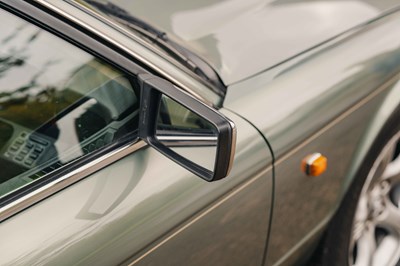 Lot 17 - 1990 Jaguar XJ40