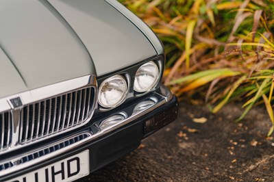 Lot 17 - 1990 Jaguar XJ40