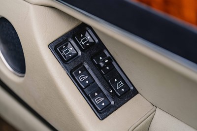 Lot 17 - 1990 Jaguar XJ40