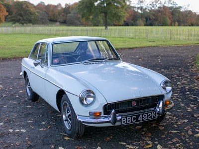 Lot 56 - 1971 MG B GT