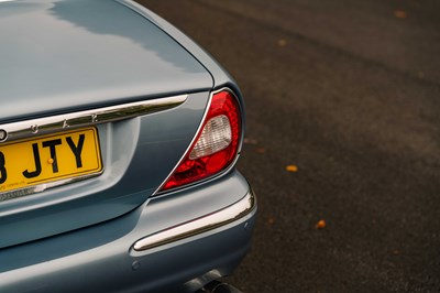 Lot 16 - 2003 Jaguar XJ8 4.2 V8 SE