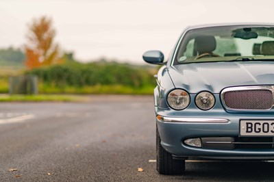 Lot 16 - 2003 Jaguar XJ8 4.2 V8 SE