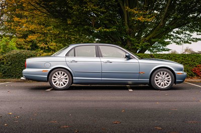Lot 16 - 2003 Jaguar XJ8 4.2 V8 SE