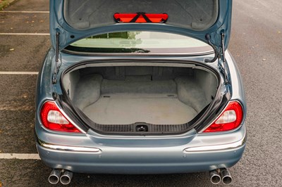Lot 16 - 2003 Jaguar XJ8 4.2 V8 SE