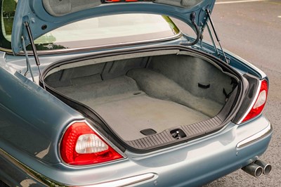 Lot 16 - 2003 Jaguar XJ8 4.2 V8 SE
