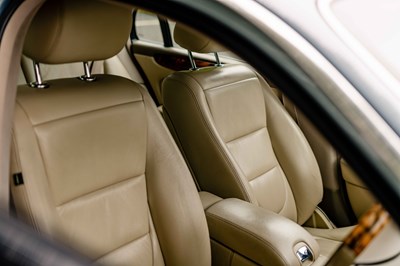 Lot 16 - 2003 Jaguar XJ8 4.2 V8 SE