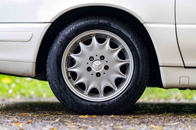 Lot 3 - 1996 Mercedes-Benz SL 320
