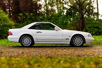 Lot 3 - 1996 Mercedes-Benz SL 320