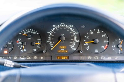 Lot 3 - 1996 Mercedes-Benz SL 320