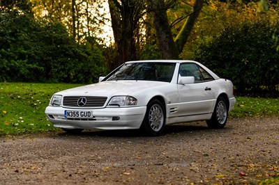 Lot 3 - 1996 Mercedes-Benz SL 320