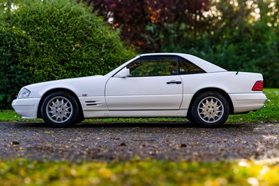 Lot 3 - 1996 Mercedes-Benz SL 320