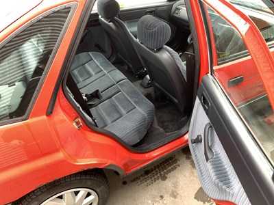 Lot 60 - 1992 Ford Escort 1.4 LX