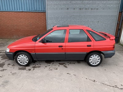 Lot 60 - 1992 Ford Escort 1.4 LX