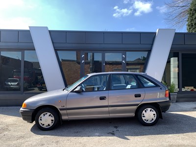 Lot 76 - 1993 Vauxhall Astra 1.4 LS