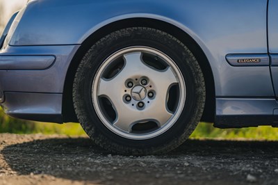 Lot 10 - 2000 Mercedes CLK230 Elegance