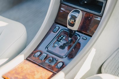 Lot 10 - 2000 Mercedes CLK230 Elegance