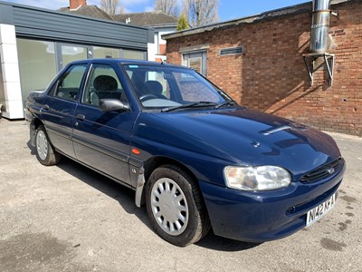 Lot 64 - 1996 Ford Escort 16v