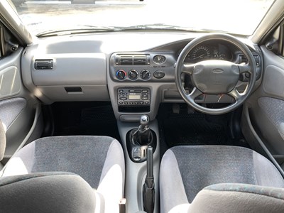 Lot 64 - 1996 Ford Escort 16v