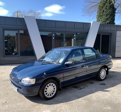 Lot 64 - 1996 Ford Escort 16v