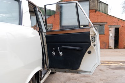 Lot 19 - 1969 Rover P6 3500