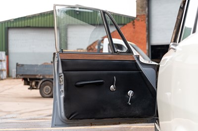 Lot 19 - 1969 Rover P6 3500