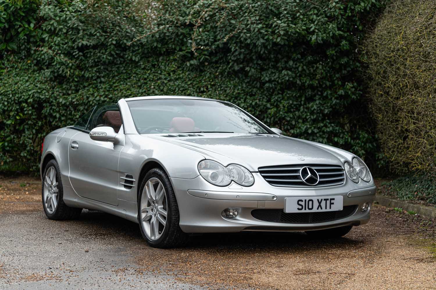Lot 12 - 2003 Mercedes SL350