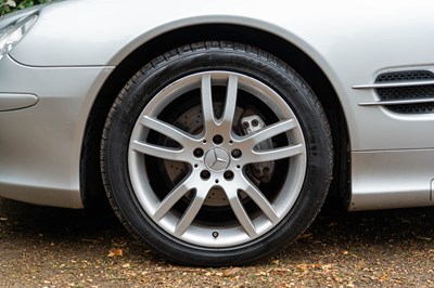 Lot 12 - 2003 Mercedes SL350