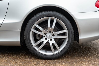 Lot 12 - 2003 Mercedes SL350