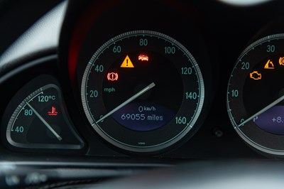 Lot 12 - 2003 Mercedes SL350