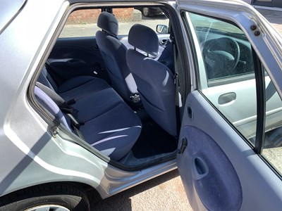 Lot 66 - 1998 Ford Fiesta Ghia