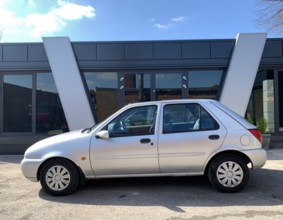 Lot 66 - 1998 Ford Fiesta Ghia