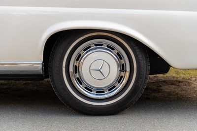 Lot 15 - 1962 Mercedes 220 SEB