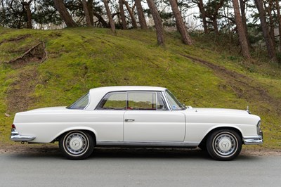 Lot 15 - 1962 Mercedes 220 SEB