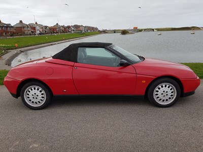 Lot 17 - 1997 Alfa Romeo Spider 2.0 T-Spark