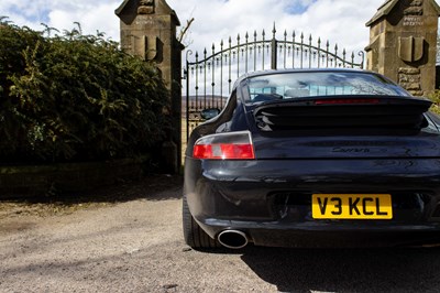 Lot 76 - 2003 Porsche 911 Carrera
