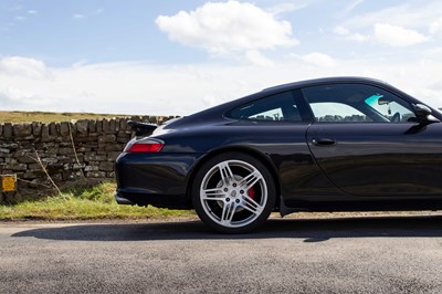 Lot 76 - 2003 Porsche 911 Carrera