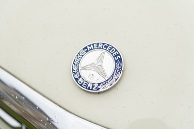 Lot 61 - 1974 Mercedes 350SL