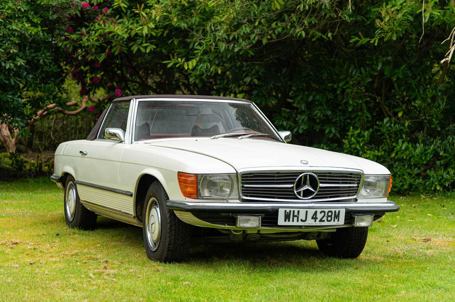 Lot 61 - 1974 Mercedes 350SL
