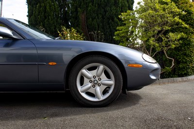 Lot 58 - 1997 Jaguar XK8 Convertible
