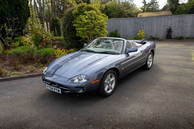 Lot 58 - 1997 Jaguar XK8 Convertible