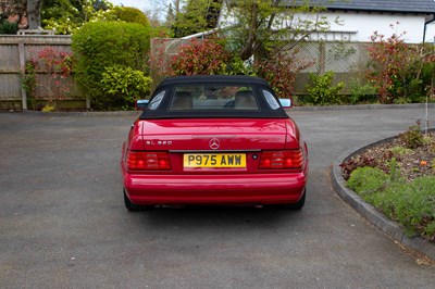 Lot 60 - 1997 Mercedes 320SL
