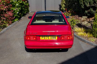 Lot 60 - 1997 Mercedes 320SL