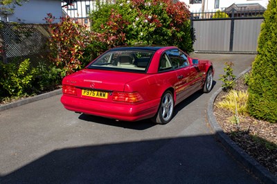 Lot 60 - 1997 Mercedes 320SL