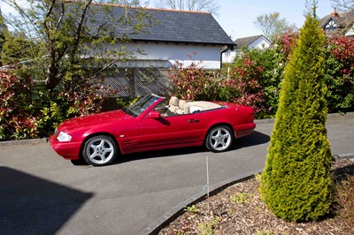 Lot 60 - 1997 Mercedes 320SL