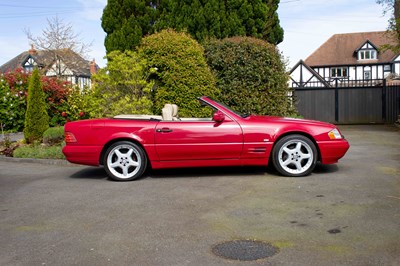 Lot 60 - 1997 Mercedes 320SL