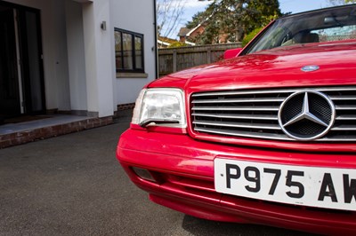 Lot 60 - 1997 Mercedes 320SL