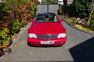 Lot 60 - 1997 Mercedes 320SL