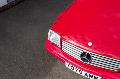 Lot 60 - 1997 Mercedes 320SL