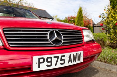 Lot 60 - 1997 Mercedes 320SL